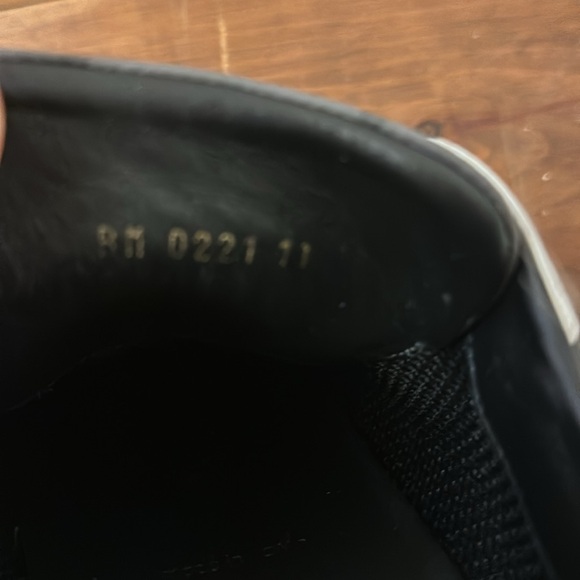 Louis Vuitton men’s sneakers - Picture 4 of 5